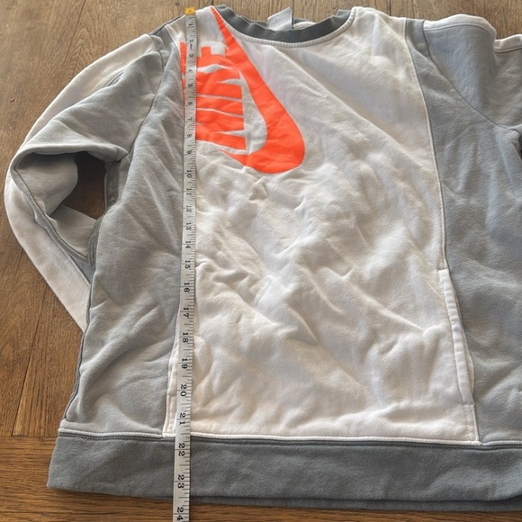 Nike DR8479-025/Gray & Neon Orange Sweater /Size XL/Kids - Picture 5 of 7